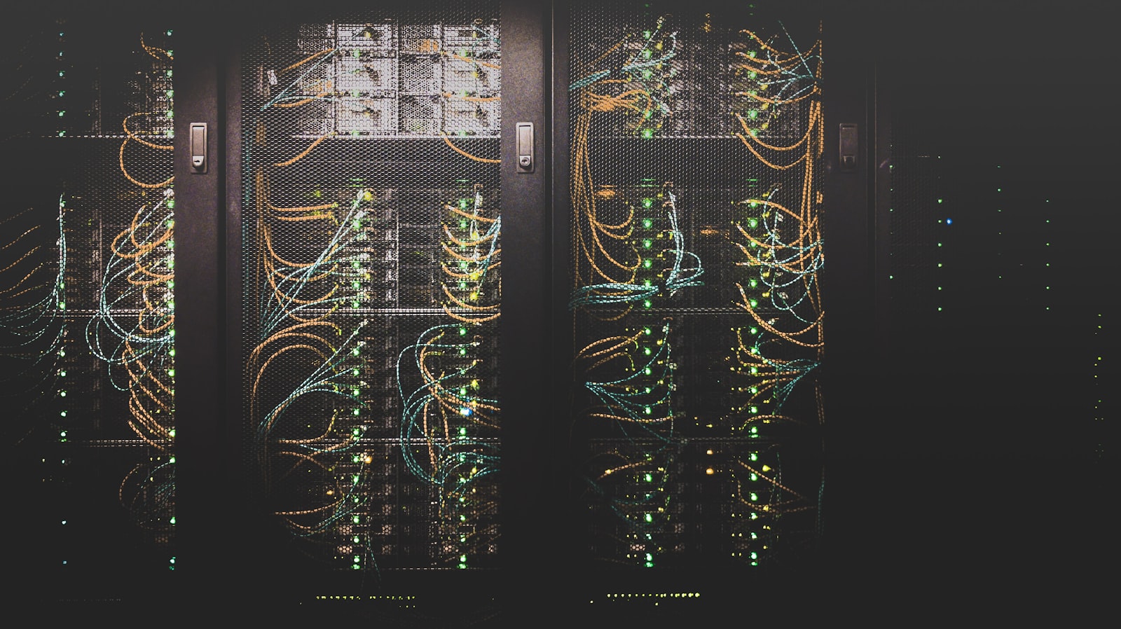 Why Managing 10 Linux Devices Is Easy — But Managing 1,000 Is Not